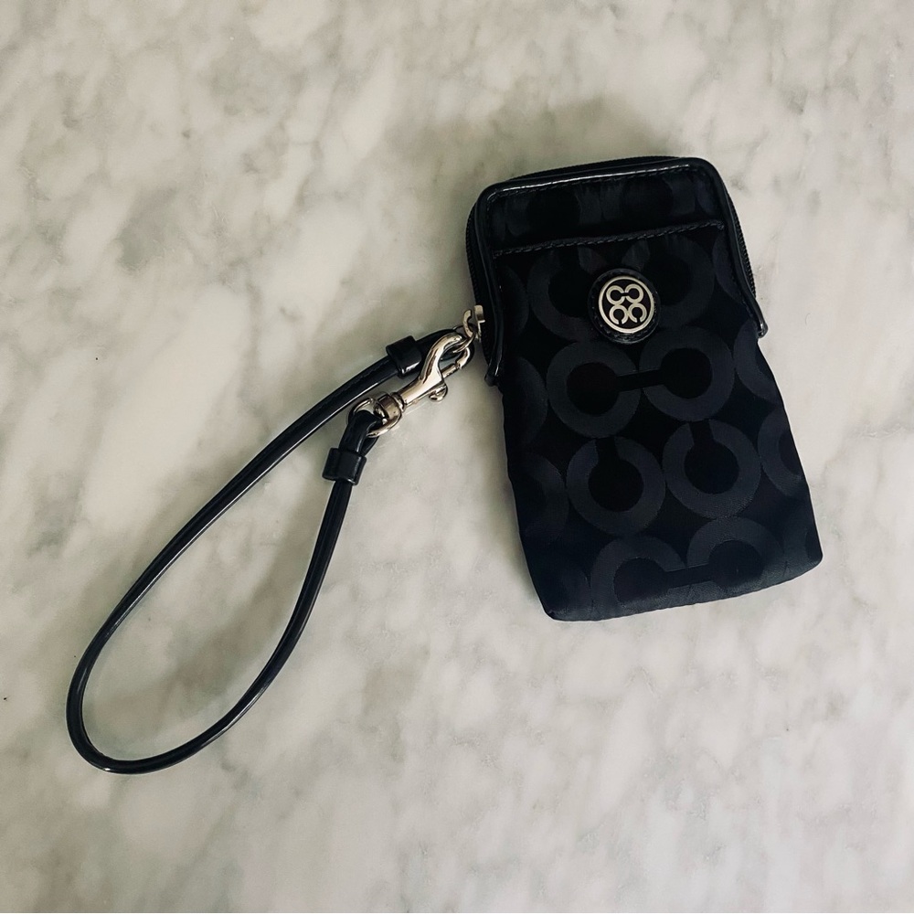 Coach Credit Card Wristlet 🖤
